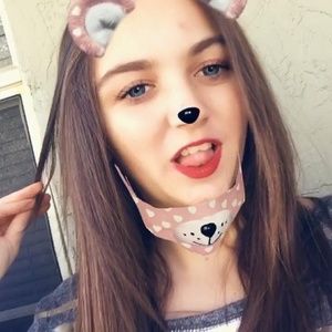 Meet your Posher, Danielle